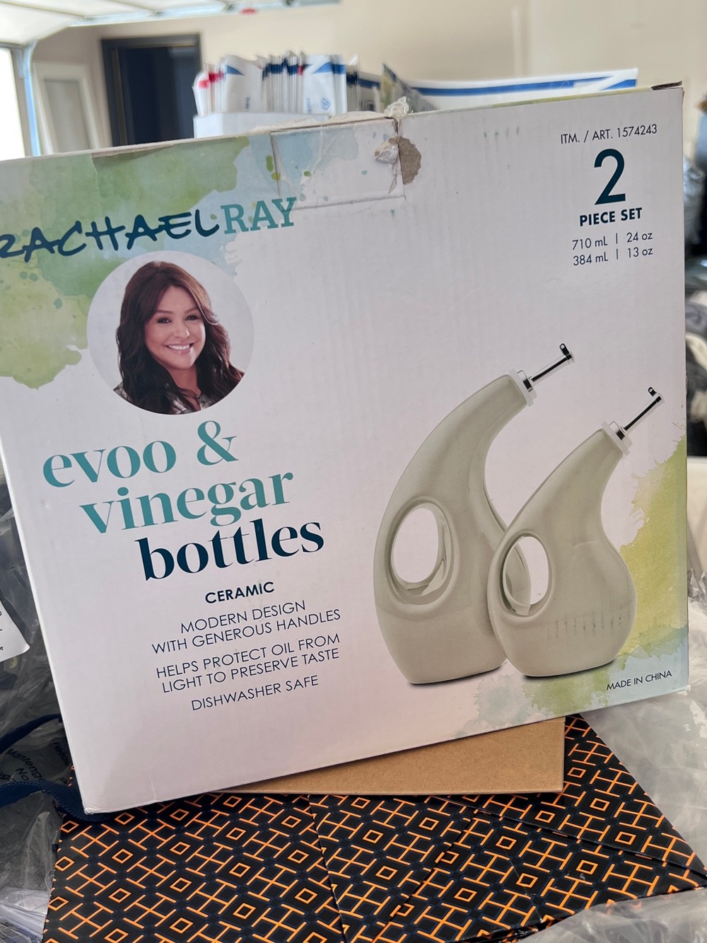 NEW！ Rachael Ray Ceramic EVOO & Vinegar Bottles -  (2-Piece Set)